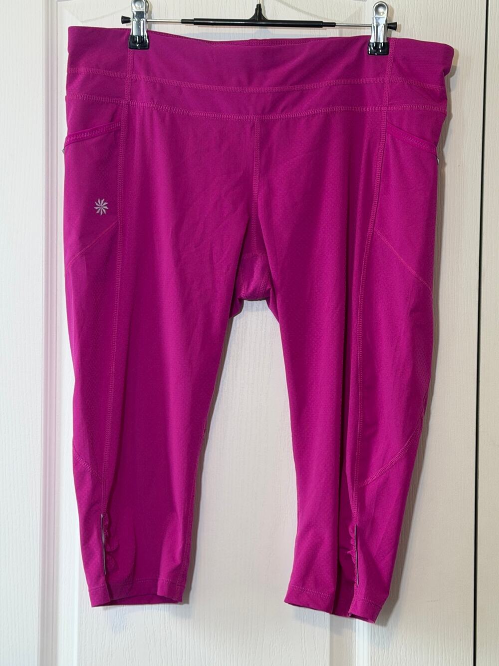 Athleta Fuchsia Pink Cropped Perform. Leggings Size L Running Athleisure Pockets